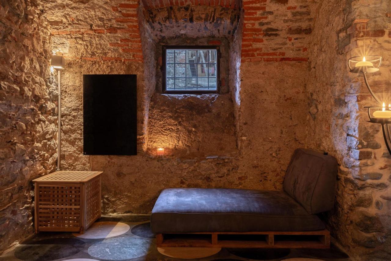 Palazzo Mia By Icasamia It Appartement Castello Cabiaglio Buitenkant foto