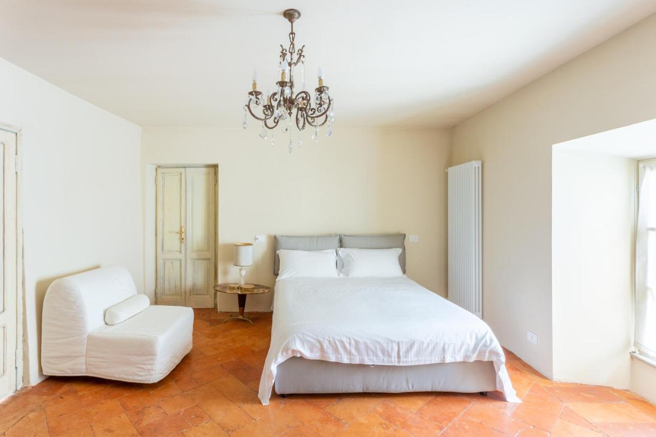 Palazzo Mia By Icasamia It Appartement Castello Cabiaglio Buitenkant foto