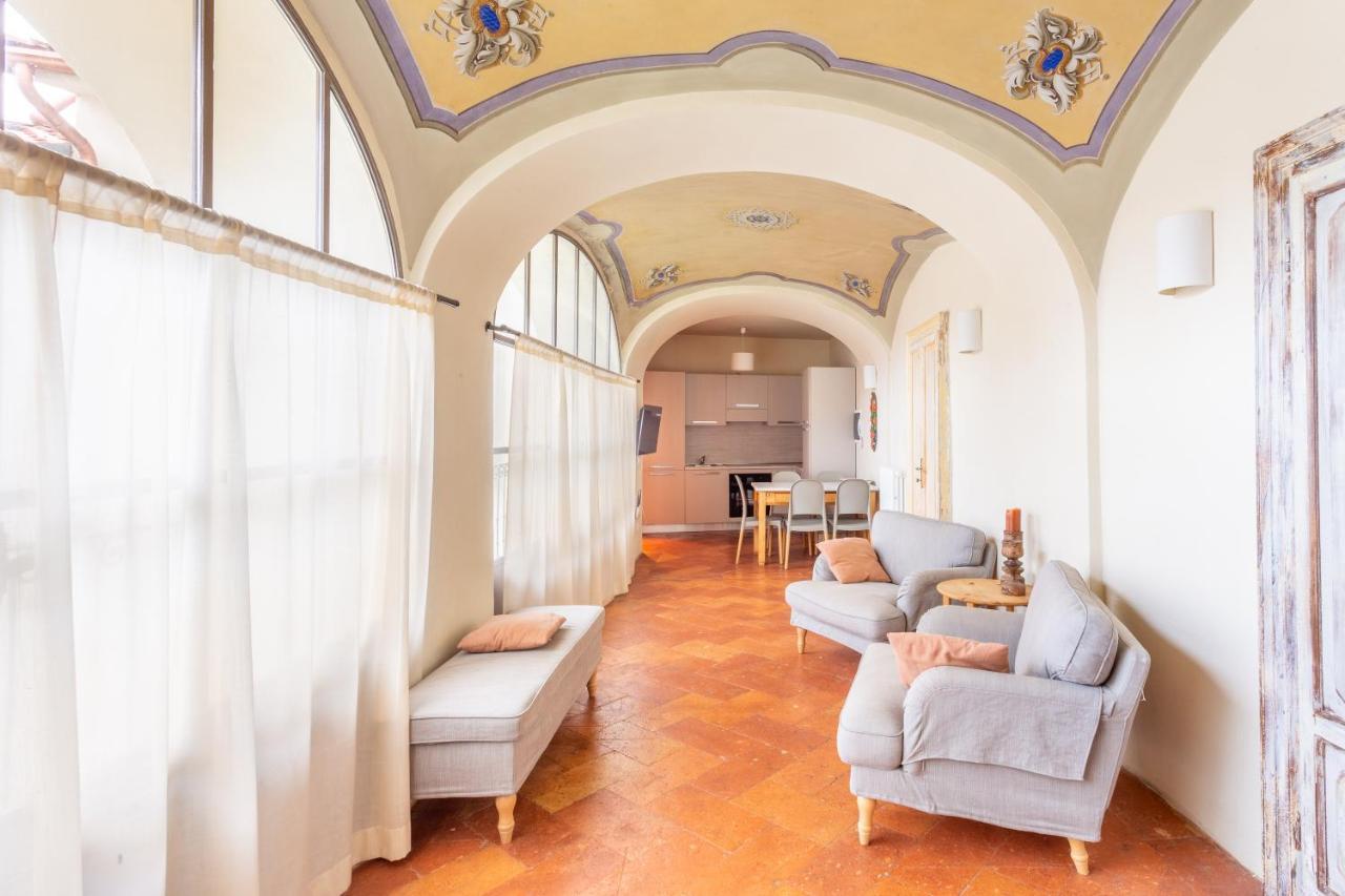 Palazzo Mia By Icasamia It Appartement Castello Cabiaglio Buitenkant foto