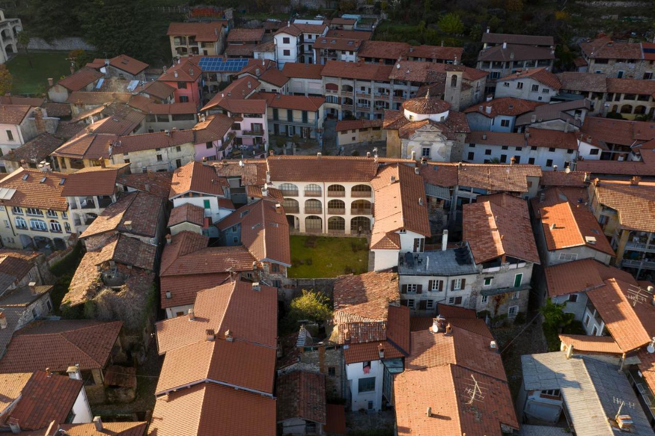 Palazzo Mia By Icasamia It Appartement Castello Cabiaglio Buitenkant foto