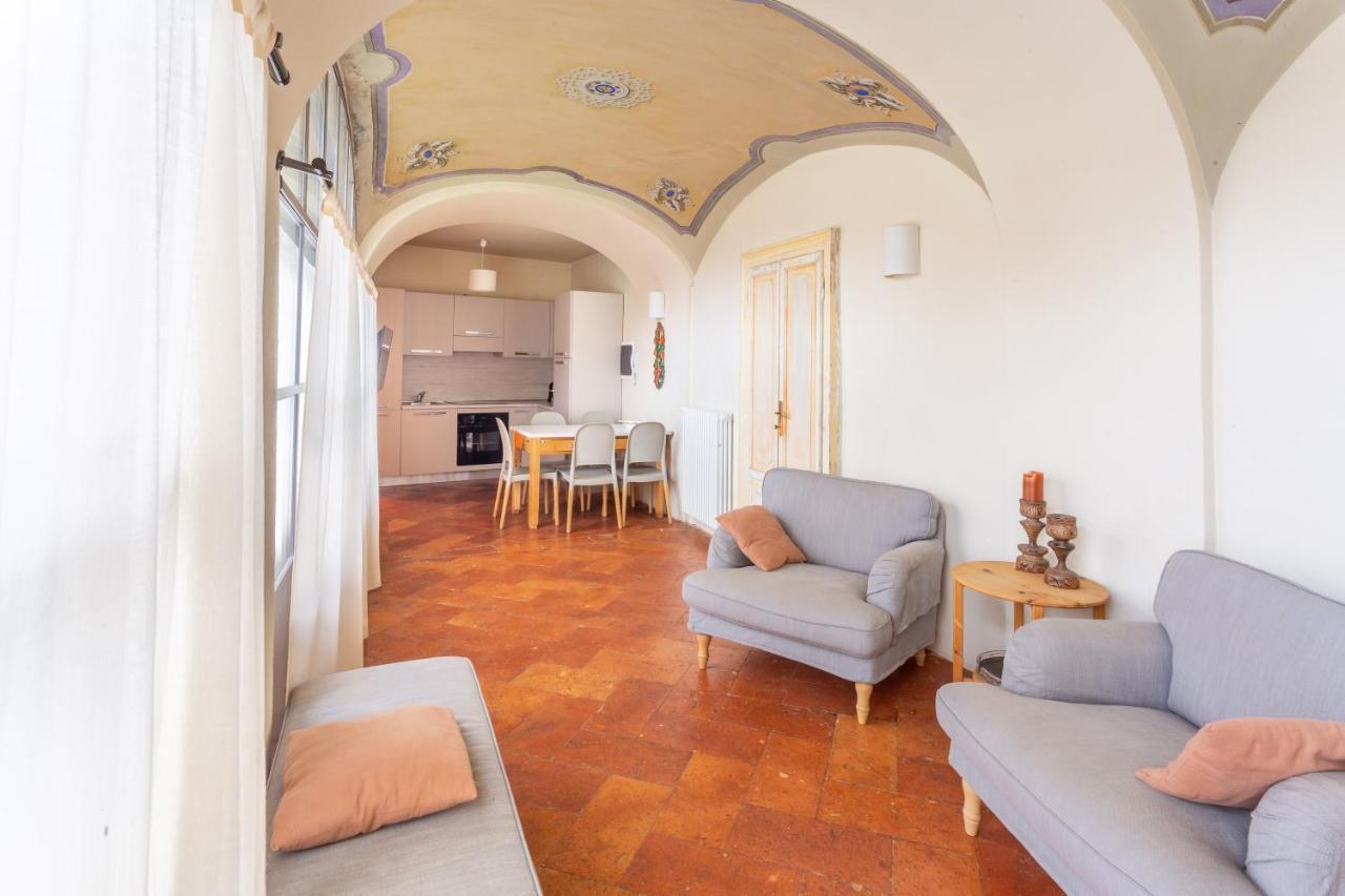 Palazzo Mia By Icasamia It Appartement Castello Cabiaglio Buitenkant foto