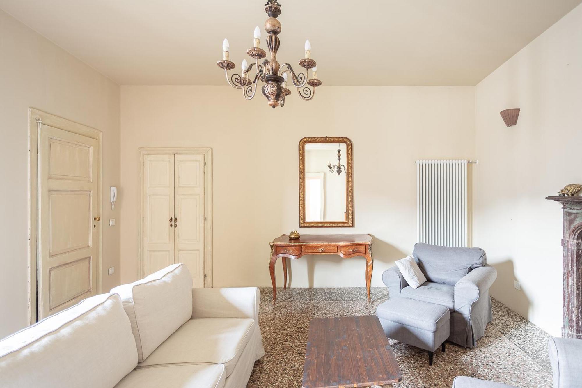 Palazzo Mia By Icasamia It Appartement Castello Cabiaglio Kamer foto